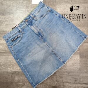 DKNY Jeans Mid Rise Denim Skirt Size 2